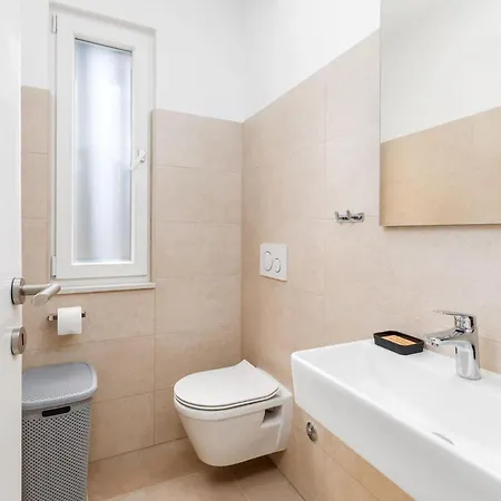 Sunny Apartment *